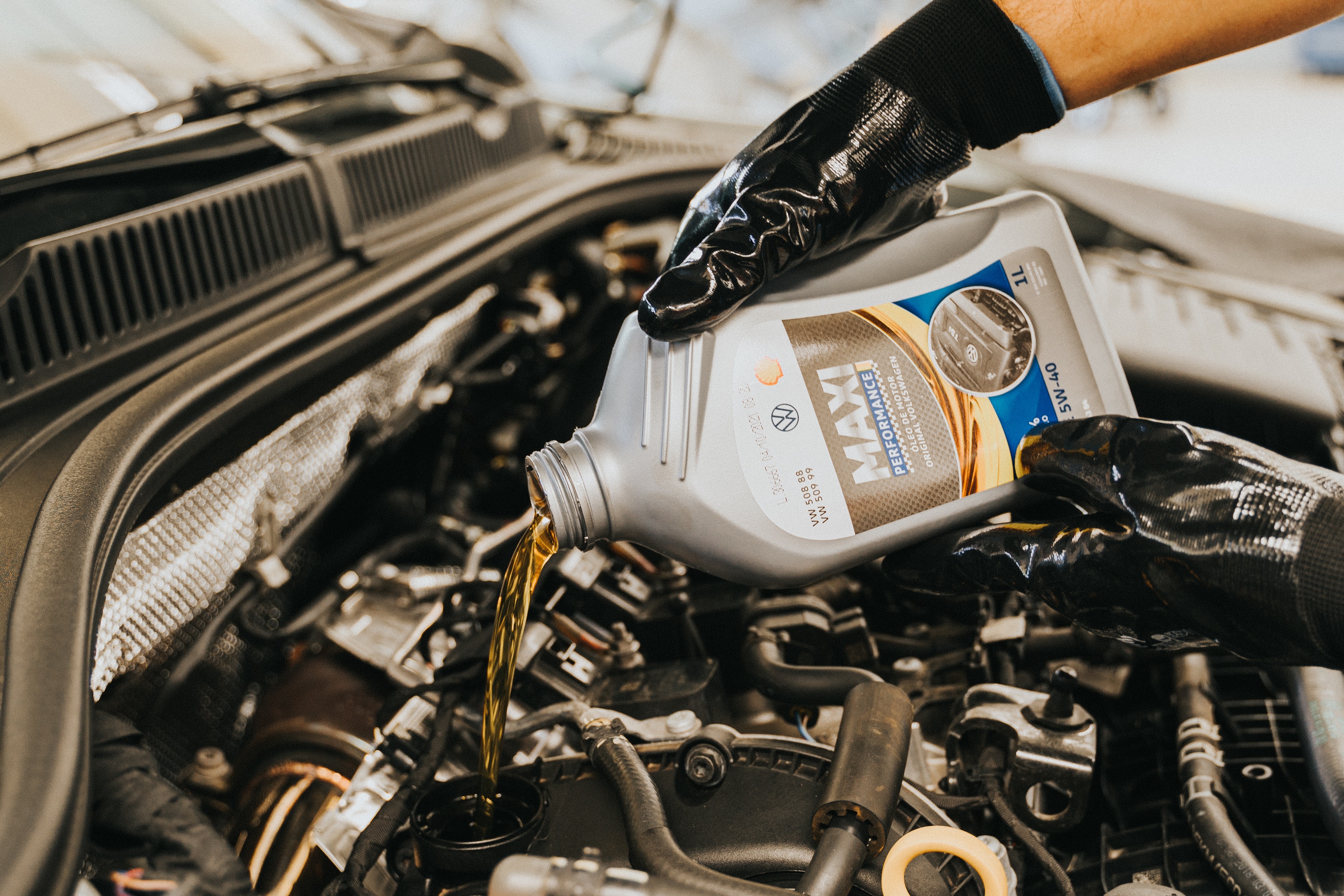 Lubricación del motor del coche